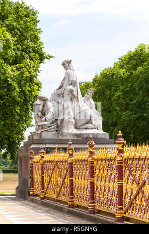 Prince Albert Memorial , i Giardini di Kensington, London, Regno Unito Foto Stock