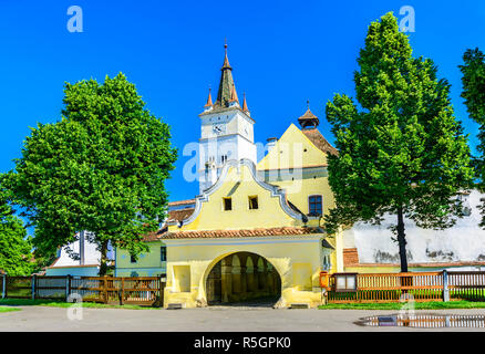 Chiesa fortificata di Harman,Brasov, in Romania Foto Stock