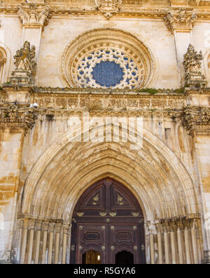 Alcobaca, Portogallo - 22 Settembre 2018 : i dettagli dell'esterno del monastero di Alcobaca Leiria distretto, Portogallo Foto Stock