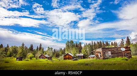 Williams Lake della Columbia britannica in Canada il 13 giugno 2018 azienda abbandonata su Dugan Lago Foto Stock