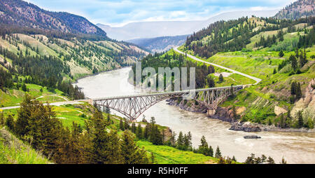 Ponte sul fiume Fraser a Williams Lake della Columbia britannica in Canada Foto Stock