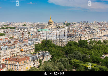 La città di Parigi, Francia, visto dalla Torre Eiffel. Foto Stock