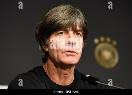 Leipzig, Germania - 15 novembre 2018. Germania national football team coach Joachim bassa dopo l'amichevole internazionale vs Germania Russia a Lipsia. Foto Stock