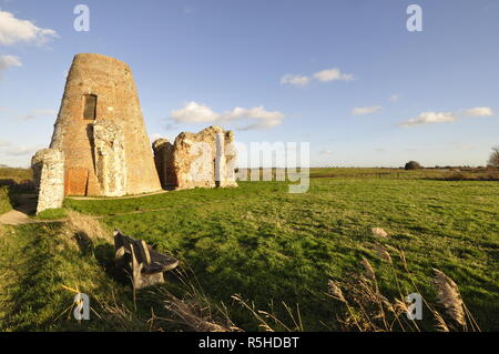 L' Abbazia di San Benet' a Holme accanto al fiume Bure, Norfolk Broads, England Regno Unito Foto Stock