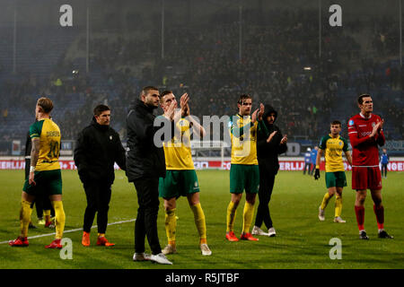 HEERENVEEN , Calcetto , 01-12-2018 , SC Heerenveen - Fortuna Sittard , Abe Lenstra stadium , Stagione 2018 / 2019 , Eredivisie olandese, i giocatori fortuna dopo il gioco durante la partita SC Heerenveen - Fortuna Sittard Foto Stock