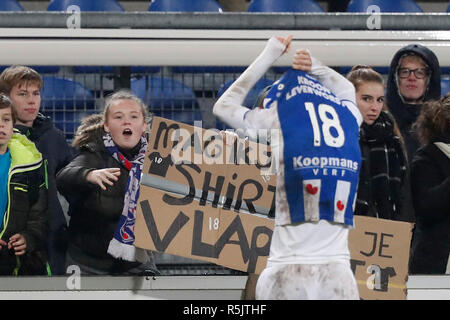HEERENVEEN , Calcetto , 01-12-2018 , SC Heerenveen - Fortuna Sittard , Abe Lenstra stadium , Stagione 2018 / 2019 , olandese Eredivisie, SC Heerenveen player Michel Vlap durante la partita SC Heerenveen - Fortuna Sittard Foto Stock