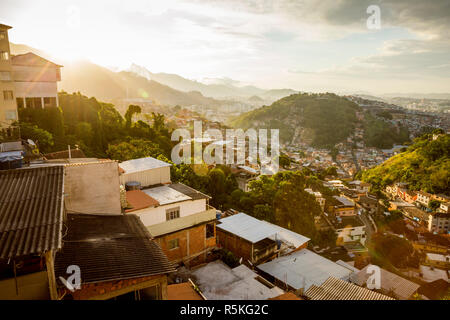 Morro da Coroa favela di Santa Teresa distretto di Rio de Janeiro, Brasile Foto Stock