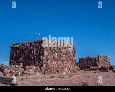 Casa di agata rovina, lunghi Log e casa di agata sentieri, Parco Nazionale della Foresta Pietrificata, Arizona. Foto Stock