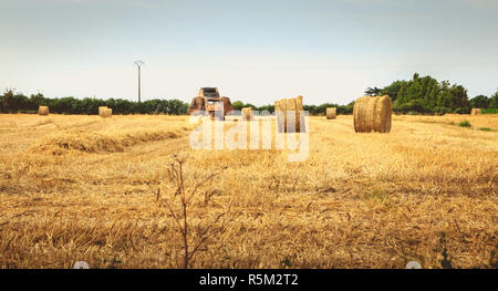 Resti di una rotopressa dopo un incendio Foto Stock