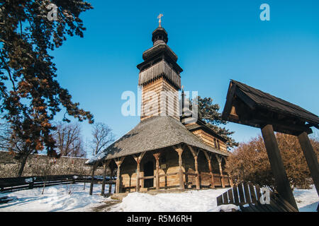In legno tradizionale ortodossa chiesa di Uzhgorod, Ucraina Foto Stock