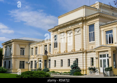 Settembre 22, 2017 Bucarest/Romania - l'Accademia rumena (l'Accademia Romana) edificio, la più alta autorità scientifica nel paese Foto Stock