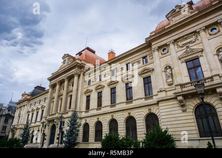 Il vecchio edificio che ospita il rumeno National Bank (BNR) nella città vecchia, Bucarest, Romania Foto Stock