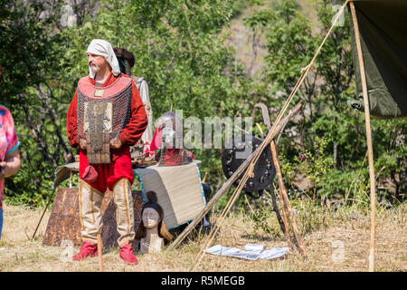 ASENVOGRAD, Bulgaria - 25 giugno 2016 - Fiera medievale in Asenovgrad ricreando la vita dei bulgari durante il Medioevo. Foto Stock