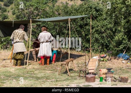 ASENVOGRAD, Bulgaria - 25 giugno 2016 - Fiera medievale in Asenovgrad ricreando la vita dei bulgari durante il Medioevo. Foto Stock