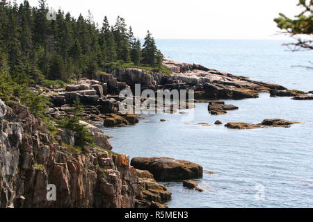 Coste scoscese nel Parco Nazionale di Acadia vicino a Bar Harbor Maine Foto Stock