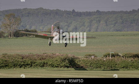 Biggleswade, Regno Unito - 6 Maggio 2018: un Hawker Hurricane vintage aeromobile in volo Foto Stock