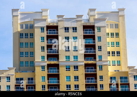 Miami Florida, Coral Gables, grattacieli grattacieli edifici edificio condominio appartamenti residenziali alloggio, balcone, alto, Foto Stock