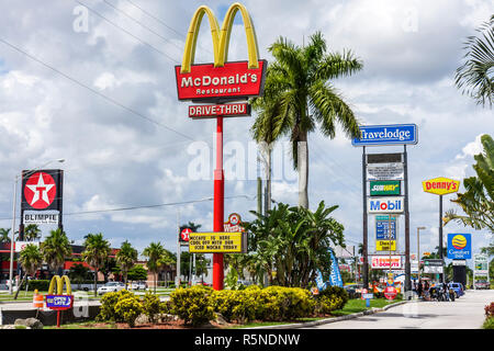 Miami Florida,Florida City,US Highway Route 1,South Dixie Highway,strada commerciale,distributore di benzina,ristoranti ristoranti ristoranti ristorazione caffè, motel, MC Foto Stock