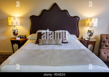 Miami Florida,Coral Gables,Hyatt Regency,catena,alloggio,hotel hotel alloggio motel inn motel,camera,letto,queen size,testiera trapuntata,lampade,laterale ta Foto Stock