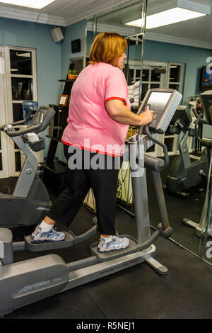 Miami Florida,Coral Gables,Hyatt Regency,centro fitness,palestra,minoranza immigranti etnici latini ispanici,adulta donna wo Foto Stock
