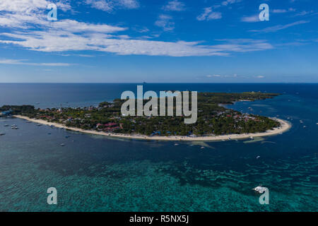 Malapascua Island, Cebu, famosa per le sue immersioni subacquee con squali di trebbiatura. Foto Stock