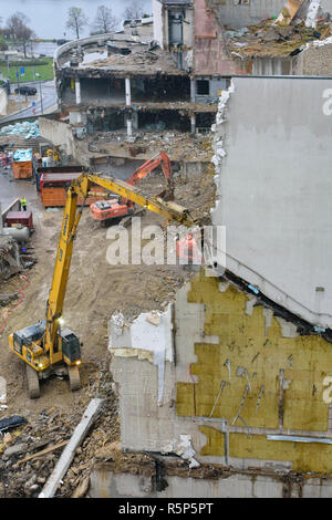 Wien, Vienna: non è più necessario il cinema in demolizione in 22. Donaustadt, Wien, Austria Foto Stock