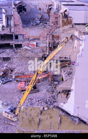 Wien, Vienna: non è più necessario il cinema in demolizione in 22. Donaustadt, Wien, Austria Foto Stock