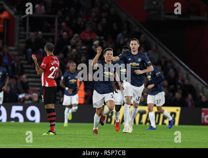 Southampton, Regno Unito. Il 1 dicembre del 2018. Ander Herrera del Manchester United festeggia il suo punteggio squadre - Equalizzatore Southampton v Manchester United, Premier League, St Mary's Stadium, Southampton - 1 Dicembre 2018 solo uso editoriale - DataCo restrizioni si applicano Credito: Giornata immagini limitata/Alamy Live News Foto Stock