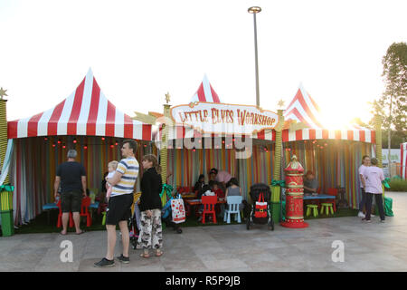 Sydney, Australia. 2 dicembre 2018. Per la prima volta la città di Sydney trasforma Green Square in un meraviglioso paese di divertimento natalizio. Credit: Carota/Alamy Live News Foto Stock