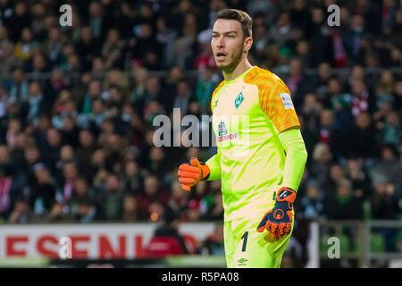 Brema, Stadio Weser, 01-12-2018 , Stagione 2018 / 2019 , la Bundesliga tedesca. Risultato finale 1-2, Werder Brema portiere Jiri Pavlenka durante la partita Werder Brema - Bayern Munchen DFL REGOLAMENTI VIETANO QUALSIASI USO DI FOTOGRAFIE come sequenze di immagini e/o quasi-VIDEO Foto Stock