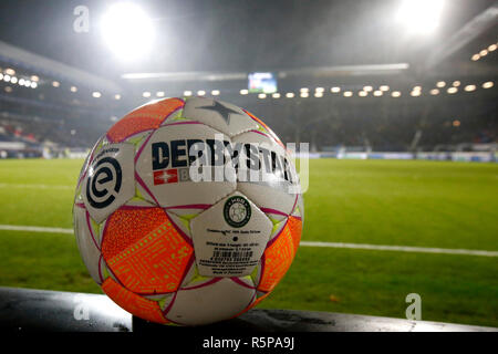 HEERENVEEN , Calcetto , 01-12-2018 , Abe Lenstra stadium , Stagione 2018 / 2019 , olandese Eredivisie, derby star ball durante la partita SC Heerenveen - Fortuna Foto Stock