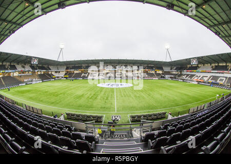 ALMELO, Polman Stadium, 02-12-2018 , Stagione 2018 / 2019 , olandese Eredivisie. panoramica dello stadio durante la partita Eracle - VVV Foto Stock