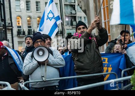 1 dicembre 2018 - Spiacenti Medyan, scritto e destinato ad aggiungerlo.....Londra, Regno Unito. Il 1 dicembre 2018. Manifestanti hanno chiesto sulla BBC a ritirarsi dal 2019 Eurovision Song Contest ospitato da Israele, per evitare di essere complice in Israele la continue violazioni dei palestinesi per i diritti umani. Dicono che il concorso "artwashes' Israele per la situazione dei diritti umani, compresa l'uccisione di almeno 205 palestinesi da parte delle forze israeliane nel assediata nella Striscia di Gaza poiché le proteste hanno avuto inizio alla fine di marzo e il passaggio della nazione ebraica uno stato di diritto che formalizza un sistema di apartheid in legge israeliana. La protesta è stata opp Foto Stock