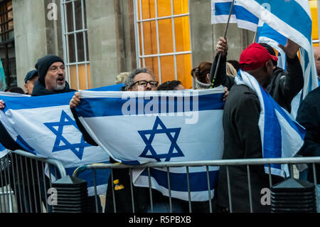 1 dicembre 2018 - Spiacenti Medyan, scritto e destinato ad aggiungerlo.....Londra, Regno Unito. Il 1 dicembre 2018. Manifestanti hanno chiesto sulla BBC a ritirarsi dal 2019 Eurovision Song Contest ospitato da Israele, per evitare di essere complice in Israele la continue violazioni dei palestinesi per i diritti umani. Dicono che il concorso "artwashes' Israele per la situazione dei diritti umani, compresa l'uccisione di almeno 205 palestinesi da parte delle forze israeliane nel assediata nella Striscia di Gaza poiché le proteste hanno avuto inizio alla fine di marzo e il passaggio della nazione ebraica uno stato di diritto che formalizza un sistema di apartheid in legge israeliana. La protesta è stata opp Foto Stock