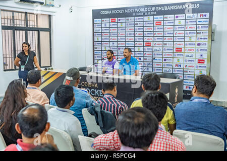 BHUBANESWAR, 01-12-2018, Odisha Hockey uomini di Coppa del Mondo di Bhubaneswar 2018. Luogo: Kalinga Stadium. Harendra Singh e Harendra Singh durante la conferenza stampa. Foto Stock