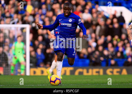 Londra, Regno Unito. 2 dicembre, 2018. Londra, Regno Unito. 2 dicembre, 2018. N'Golo Kante di Chelsea in azione. Premier League, Chelsea v Fulham a Stamford Bridge di Londra domenica 2d Dicembre 2018. Questa immagine può essere utilizzata solo per scopi editoriali. Solo uso editoriale, è richiesta una licenza per uso commerciale. Nessun uso in scommesse, giochi o un singolo giocatore/club/league pubblicazioni. pic da Steffan Bowen/ Andrew Orchard fotografia sportiva/Alamy Live news Foto Stock