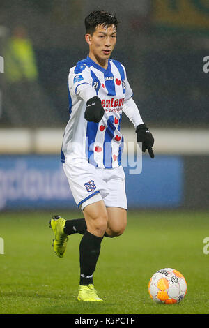 HEERENVEEN, 01-12-2018, Abe Lenstra stadium, stagione 2018 / 2019, olandese Eredivisie, SC Heerenveen player Yuki Kobayashi durante la partita SC Heerenveen - Fortuna Sittard 3-1. Foto Stock