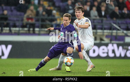 Bruxelles, Belgio - 02 dicembre : Yari Verschaeren e Sander Berge lotta per la palla durante la Jupiler Pro League Match Day 17 tra RSC Anderlecht e KRC Genk sul dicembre 02, 2018 Bruxelles in Belgio. (Foto di Vincent Van Doornick/Isosport) Foto Stock