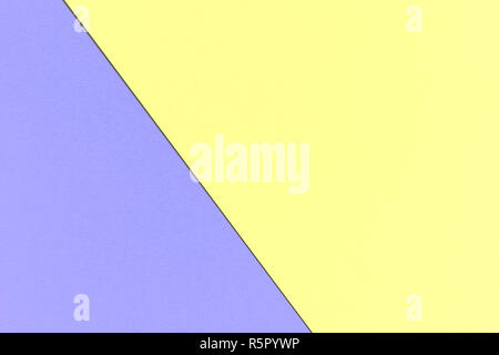 Geometrica astratta pastello Arcobaleno sfondo con colore pastello giallo e blu di massimo colori porpora, acquerello di Grana carta Foto Stock