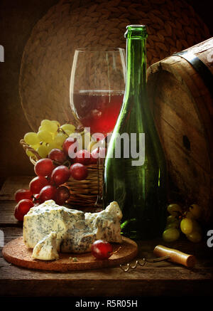 Vino con formaggio e frutta Foto Stock