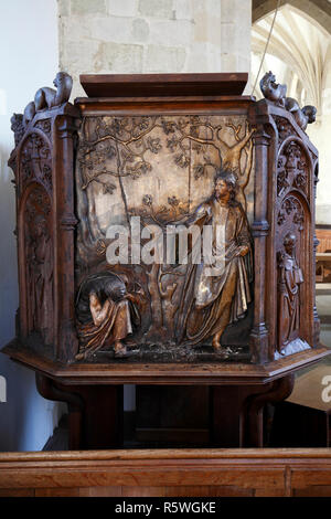 Spagnolo di pannelli in legno di quercia, raffigurante il Cristo nel giardino del Getsemani. Rivestito in pelle degli alberi. San Pietro. Dorare su gesso. Chiesa Bishopstone, Wiltshire. Foto Stock