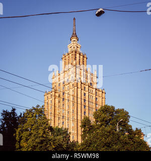 L'Accademia delle Scienze, costruito durante l'occupazione russa della Riga, Lettonia, dopo la seconda guerra mondiale. Foto Stock