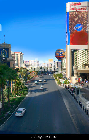 Vista aerea di S Las Vegas Blvd (striscia) dal Planet Hollywood vicino al Paris Las Vegas, Nevada Foto Stock