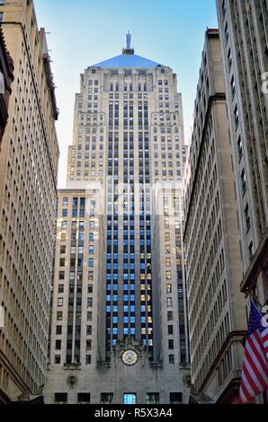 Chicago, Illinois, Stati Uniti d'America. Chicago Board of Trade Building a capo di LaSalle Street e Chicago il quartiere finanziario. Foto Stock
