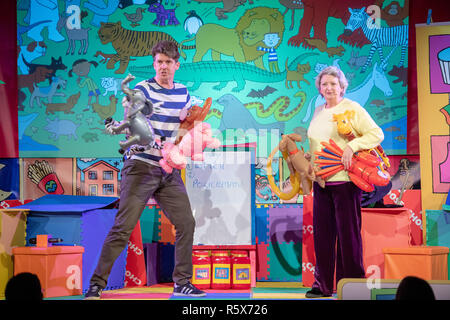 Il Natale di Edimburgo, scegliete i bambini mostrano, spiegeltent, Festival Square Foto Stock