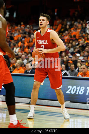 Syracuse, NY, STATI UNITI D'AMERICA. 1 dicembre, 2018. Cornell avanti Jimmy Boeheim (3) durante la seconda metà del gioco. Il Syracuse Orange ha sconfitto il Cornell Big Red 63-55 al Carrier Dome in Syracuse, New York. Foto di Alan Schwartz/Cal Sport Media/Alamy Live News Foto Stock