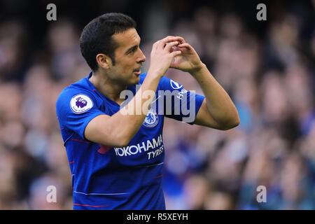 Londra, Regno Unito. 02Dec, 2018. Pedro di Chelsea festeggia dopo aver segnato il gol di apertura, mettendo Chelsea 1-0 avanti - Chelsea v Fulham, Premier League, Stamford Bridge, Londra - il 2 dicembre 2018 solo uso editoriale - DataCo restrizioni si applicano Credito: Giornata immagini limitata/Alamy Live News Foto Stock