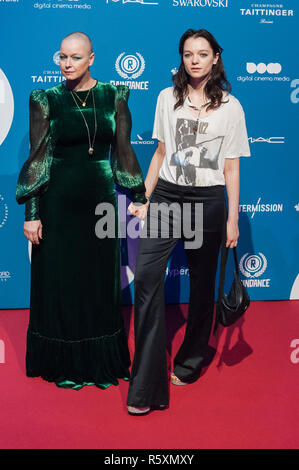 Londra, Regno Unito. 02dicembre 2018. Samantha Morton e Esme Creed-Miles frequentare il XXI British Independent Film Awards (BIFAs) presso Old Billingsgate nella città di Londra. Credito: Wiktor Szymanowicz/Alamy Live News Foto Stock