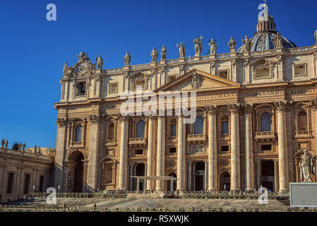 La Basilica di San Pietro. San Pietro è il più rinomato chiese nella Città del Vaticano Foto Stock