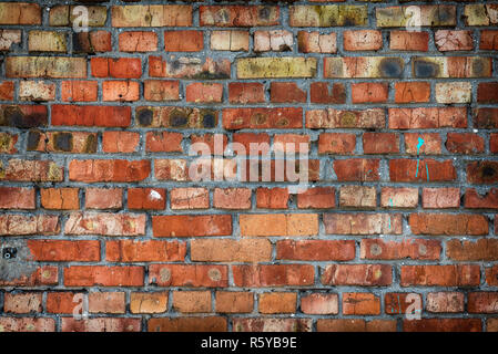 Frammento di parete di mattoni rossi Foto Stock